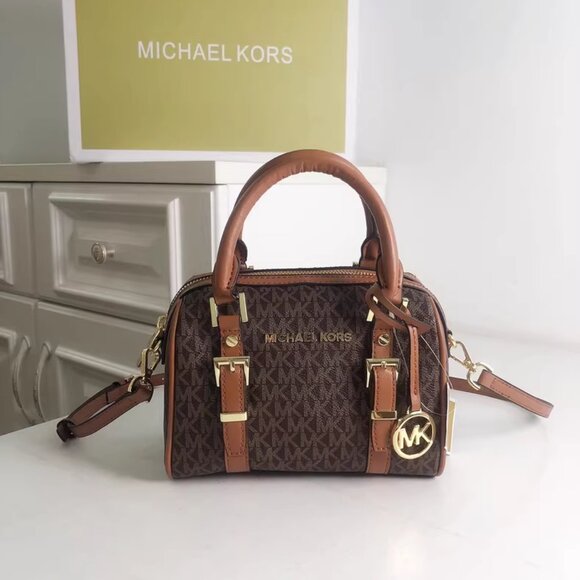 Gaby’sBags👜💕-Michael Kors Crossbody - Picture 1 of 9